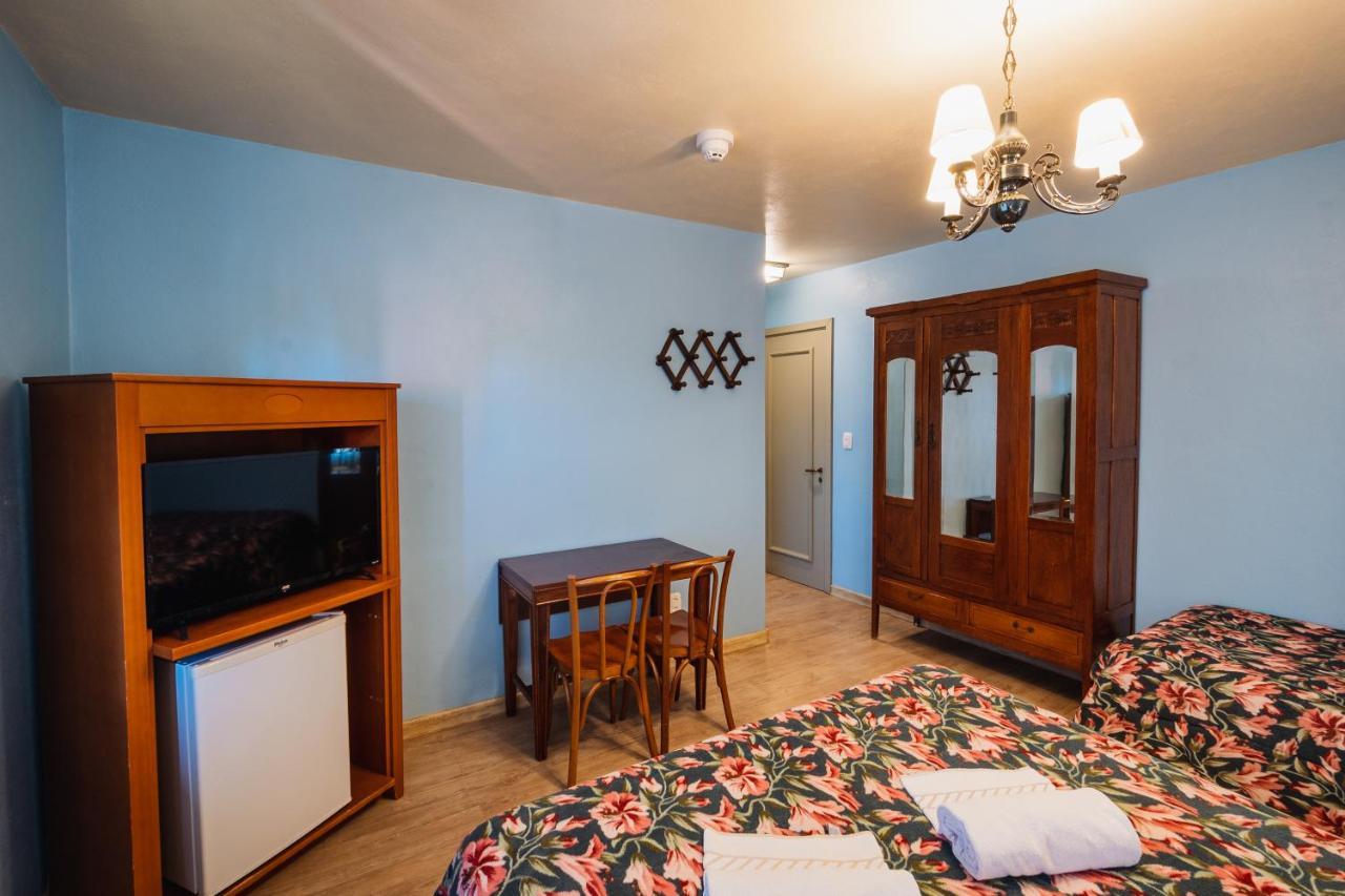 Pousada Casa Rosa カネラ エクステリア 写真